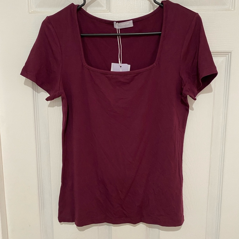 Mangopop burgundy tee shirt NWT size Large